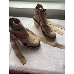 Free People y2k Style Wrap Thick Leather Straps,‎ Chunk Heel, Inside Zip 1549